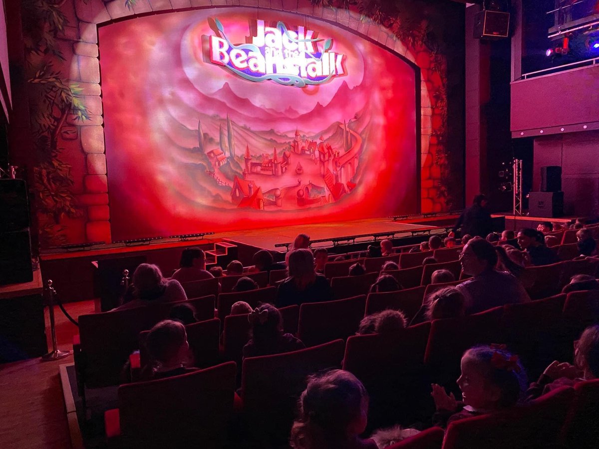 A perk of the job; seeing the excitement and delight on our children’s faces during our whole school pantomime visit! A huge thank you to <a href="/castle_WEL/">CastleWellingborough</a> and #TeamWarwick <a href="/EH1_2/">Emily</a> <a href="/MrsE_Kruger/">Mrs Kruger</a> <a href="/SarahChouikhi/">Sarah Chouikhi</a> <a href="/missk_reynolds/">Mrs K Reynolds</a> #Perks #HeadofSchool #Pantomime #ChristmasTreat