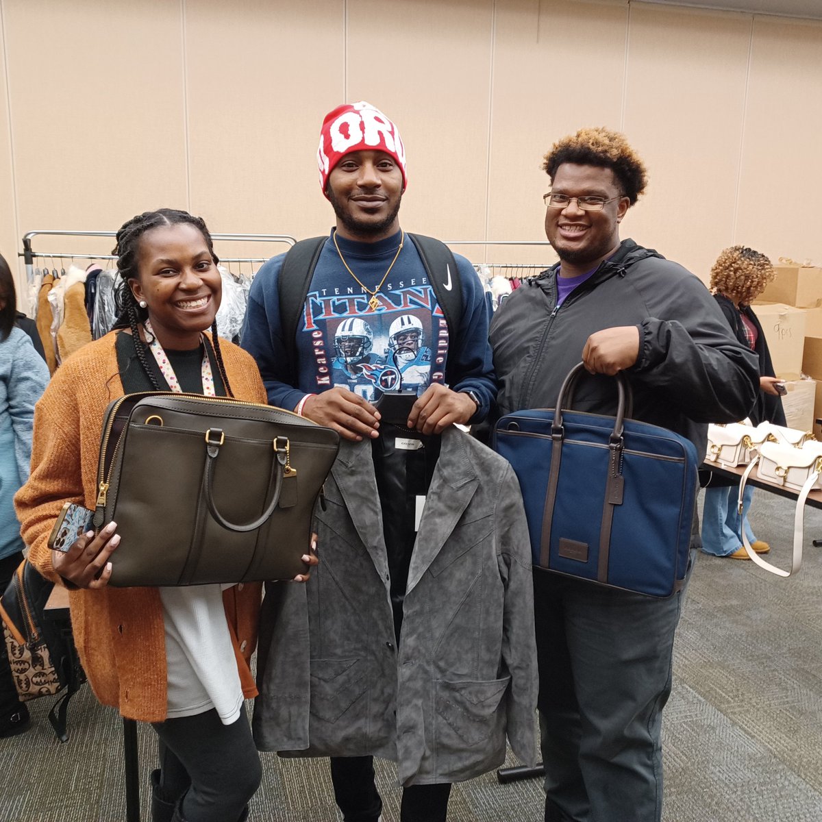 HeyLesleyHarris's tweet photo. Six @MetroSchools showed tremendous growth &amp; rolled off the priority list! This week those staff members can choose a Coach item, thanks to awesome partners @Coach &amp; @Soles4Souls @CommAchieves @amquies @RosebankSTEAM @McMurrayMiddle @CumberlandMnps @WarnerArtsMag @ChurchwellElem https://t.co/QGepu22N4l