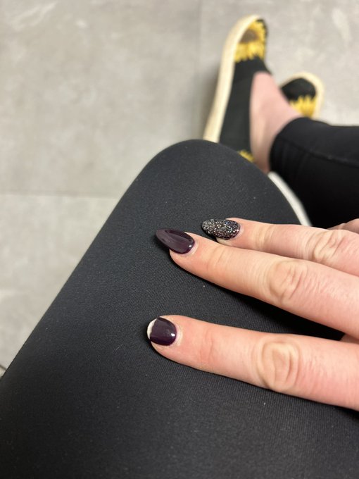 Who wants to pay for new 💅?!?! https://t.co/Dq73RJZJWW<a href="/tag/cum"class="tags"><span>#cum</span></a><a href="/tag/vibrator"class="tags"><span>#vibrator</span></a><a href="/tag/morningsex"class="tags"><span>#morningsex</span></a>