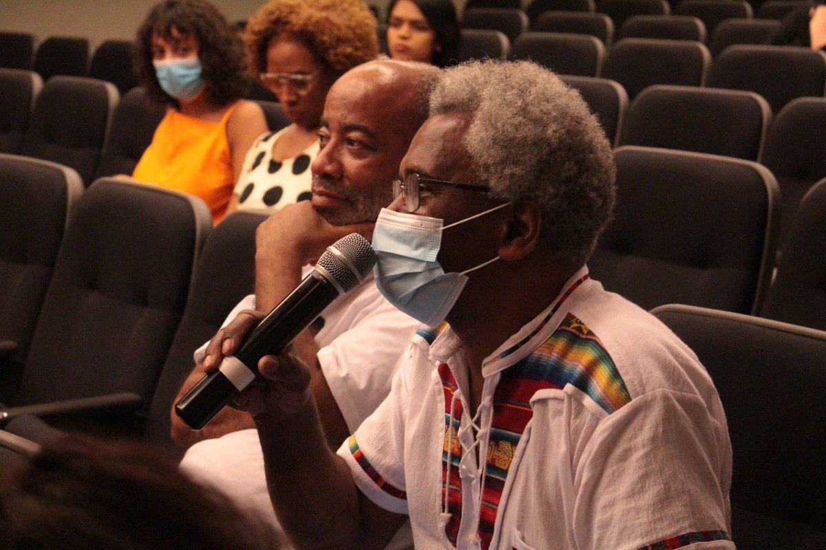 brasil_fes's tweet photo. ✊🏾 No dia 10/12, aconteceu o evento “Memórias do Futuro: Arquivos do movimento negro e a construção da cidadania brasileira”, realizado pelo @memorialdaresis, em parceria com a #FESBrasil e @NucleoMemoria https://t.co/I6H7Mfleq5