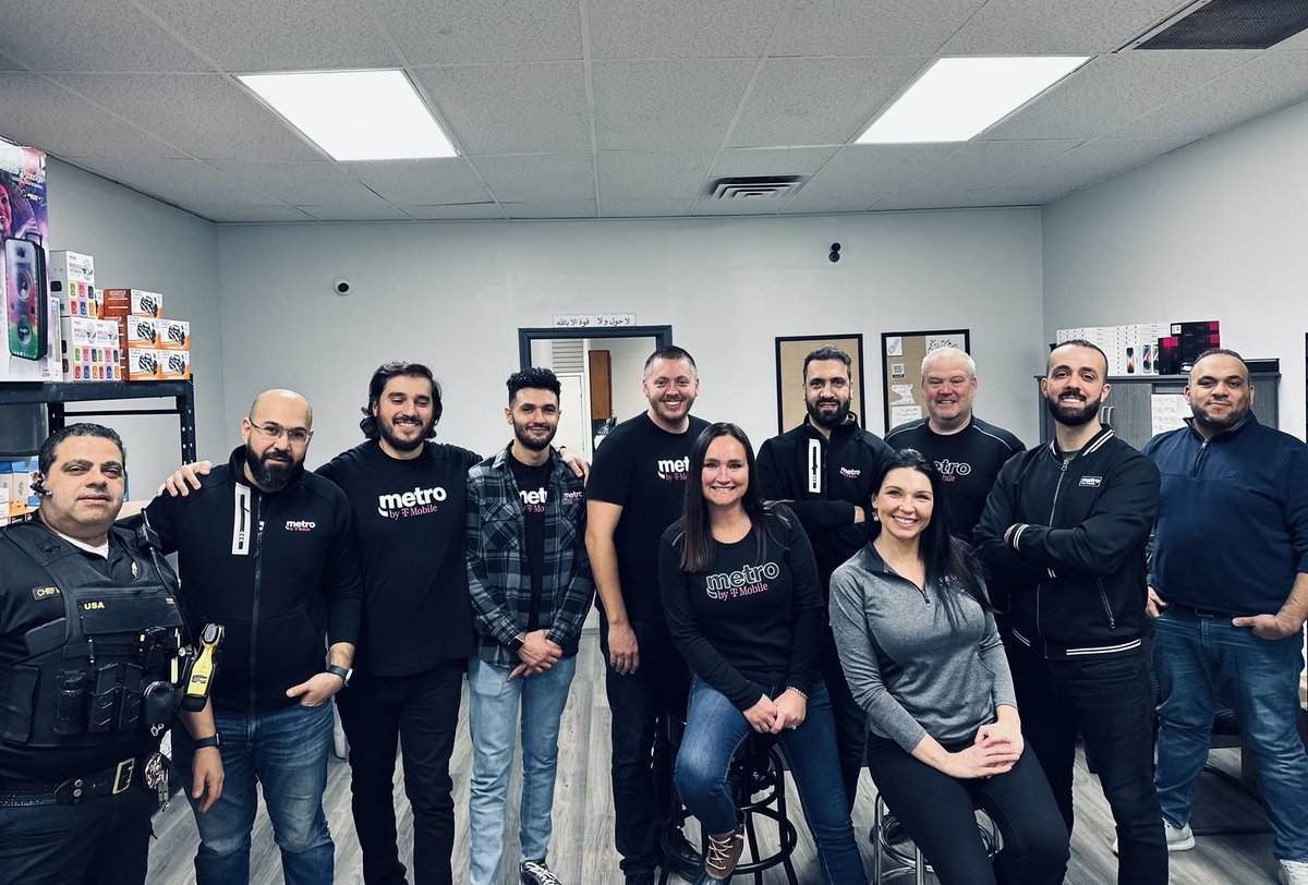 RachelPalcic's tweet photo. Cincinnati/Dayton GSM lunch-meeting!  Awesome group! 💜 @cprowsemetro @moturnercincy @mikey_j_513 https://t.co/5DxF9QsMtq