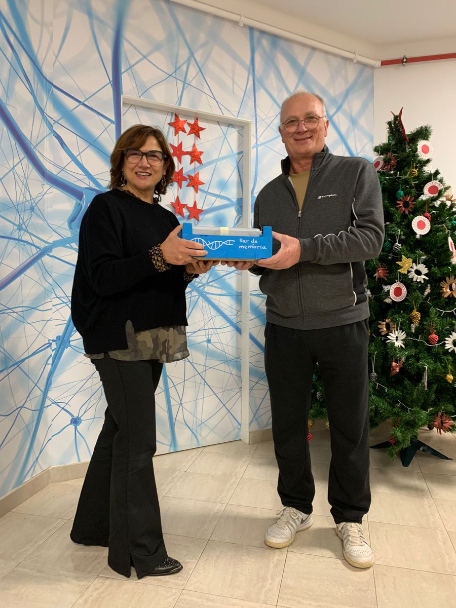 sapoblabasquet's tweet photo. Avui el nostre president Josep Joan Capó Serra ha fet entrega a na Bel Pericàs, presidenta de Llar de Memòria de la recaptació del dia de la presentació amb la Xocolatada solidària. Encantats de  col.laborar amb una entitat social que fa anys que dur a terme una gran tasca ❤️❤️ https://t.co/z2BbMIEbAP