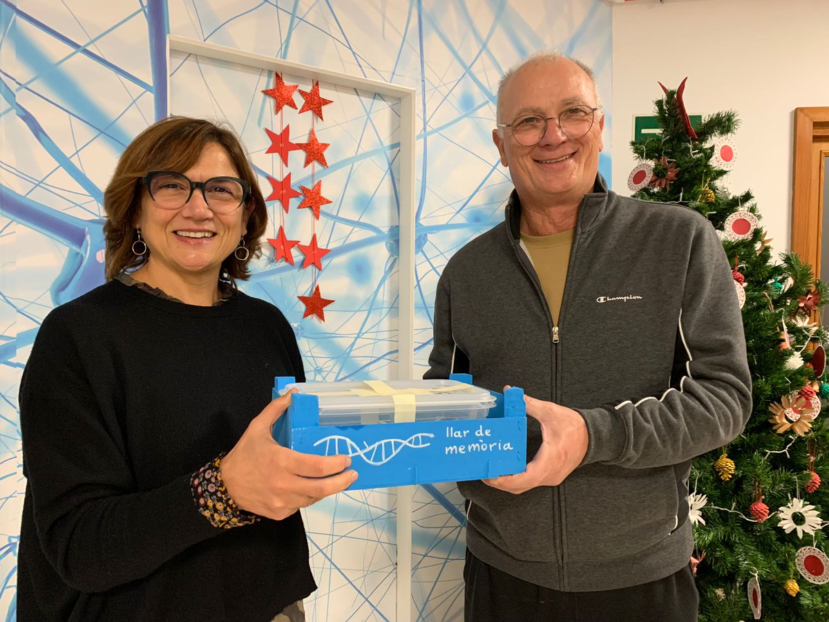 sapoblabasquet's tweet photo. Avui el nostre president Josep Joan Capó Serra ha fet entrega a na Bel Pericàs, presidenta de Llar de Memòria de la recaptació del dia de la presentació amb la Xocolatada solidària. Encantats de  col.laborar amb una entitat social que fa anys que dur a terme una gran tasca ❤️❤️ https://t.co/z2BbMIEbAP