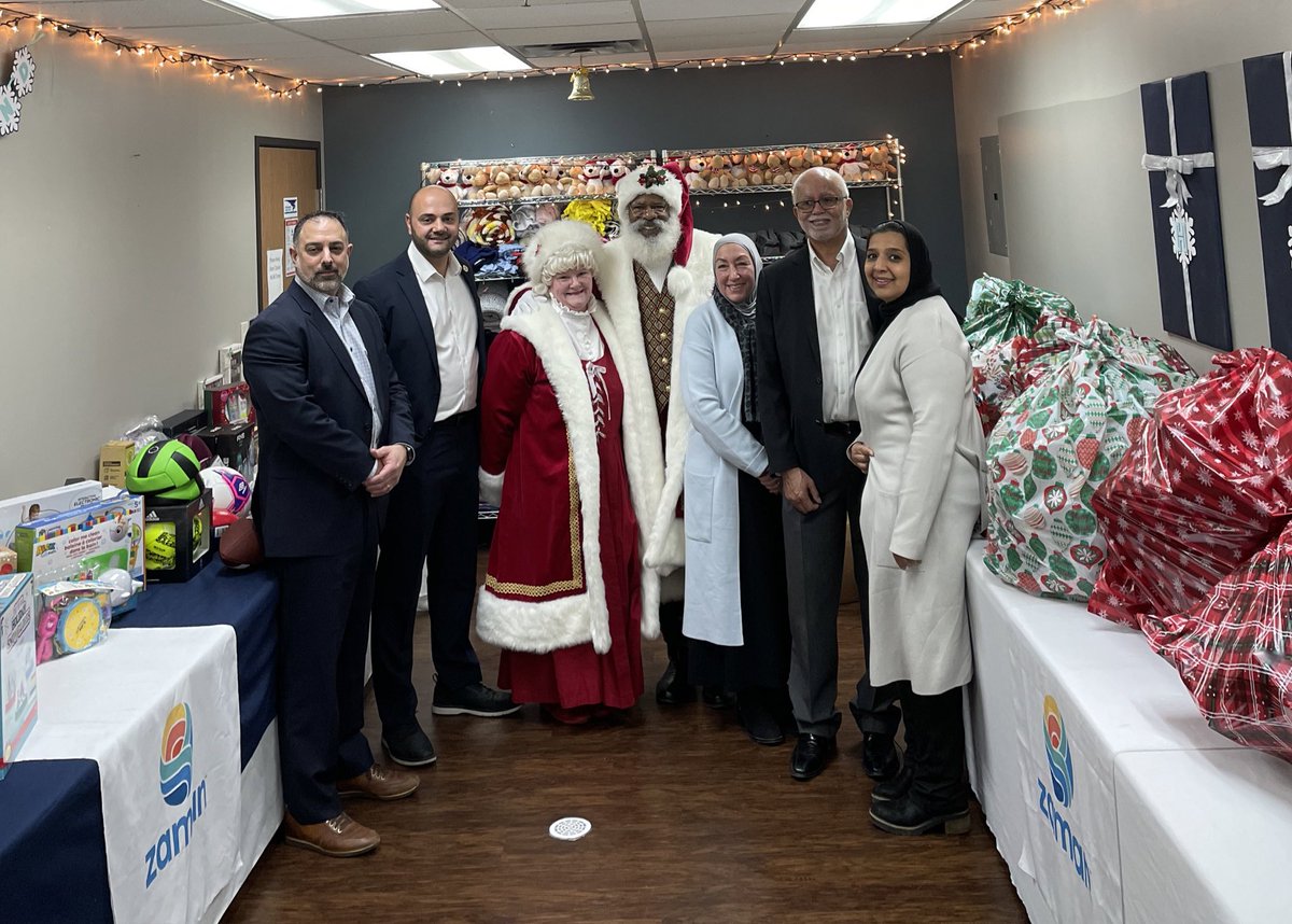 waynecountymi's tweet photo. Thanks to your Wayne County Lightfest contributions, we were able to donate more than 150 toys and older teen items to Zaman International. https://t.co/ZFOlRHld91