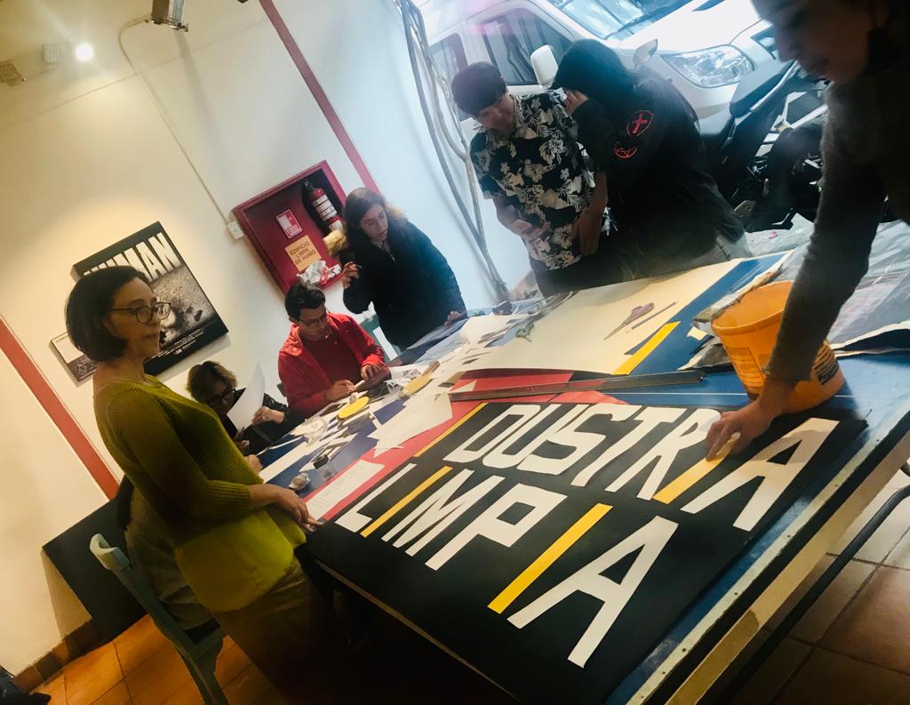 AdecEcuador's tweet photo. Muchxs del sector audiovisual nos preparamos para asistir al plenario de la Asamblea Nacional, que en sesión extraordinaria, debatirá el 2do. y final Informe de la #LeyDeTransformacionDigital antes de enviarla al Ejecutivo. Estaremos presentes demandando un mejor país para todos. https://t.co/2KGAcOLVuB