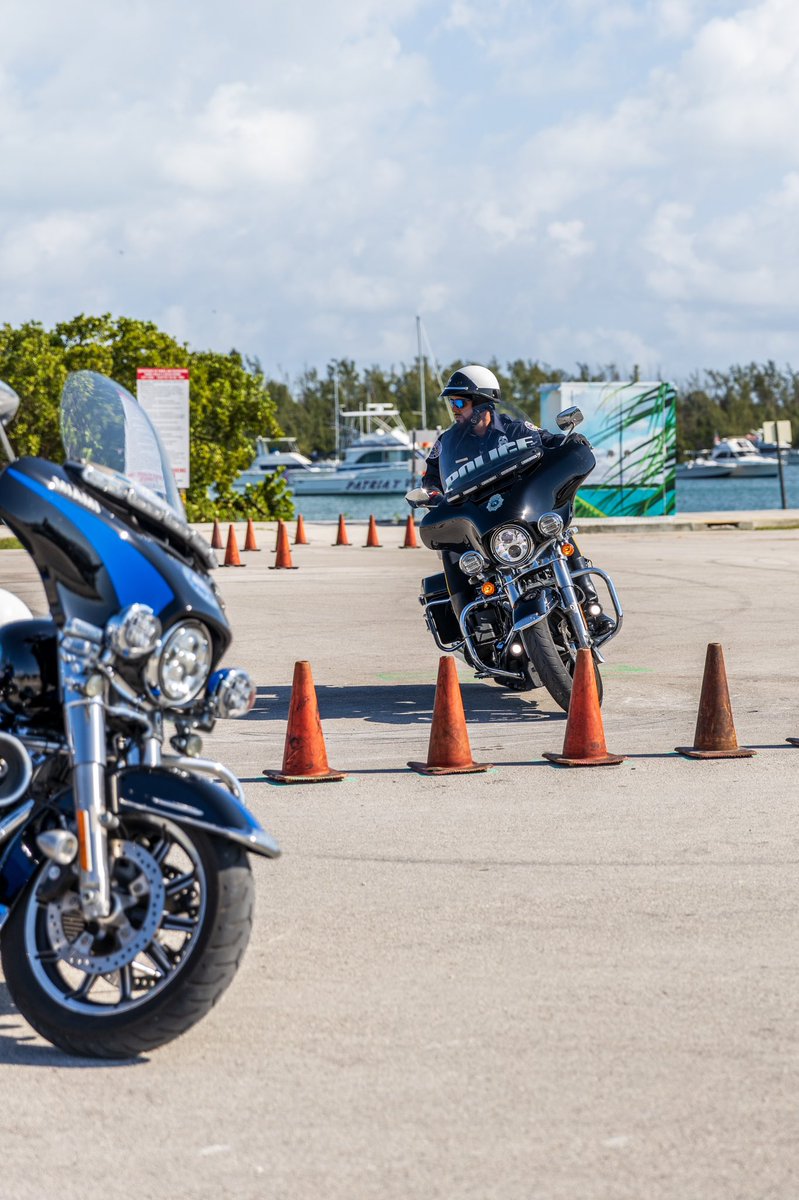 MiamiPD's tweet photo. Congratulations to our 2022 Motor Class Graduates! 🎉 #motormen #police https://t.co/T79qZA3kKd