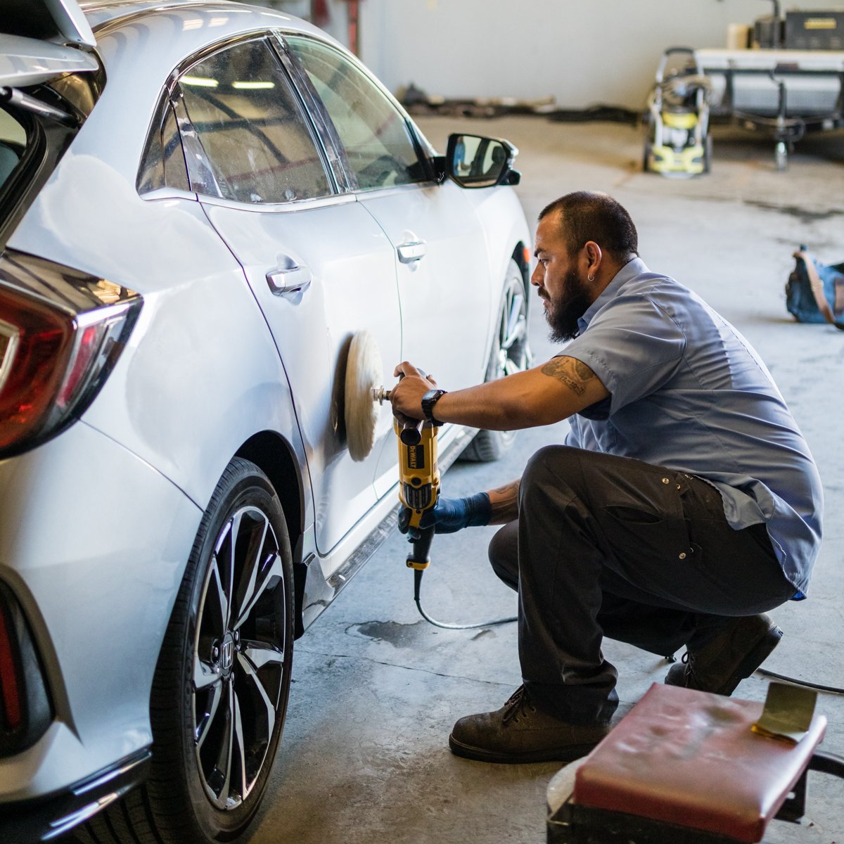 HighDesertAuto1's tweet photo. Dents and dings are no match for our team of expert body repairmen. Give us a call at (760) 245-4552 to learn more about our services. #HighDesertAutoBody #Victorville #Hesperia #Applevalley #Tricities https://t.co/vzXx81M4RG