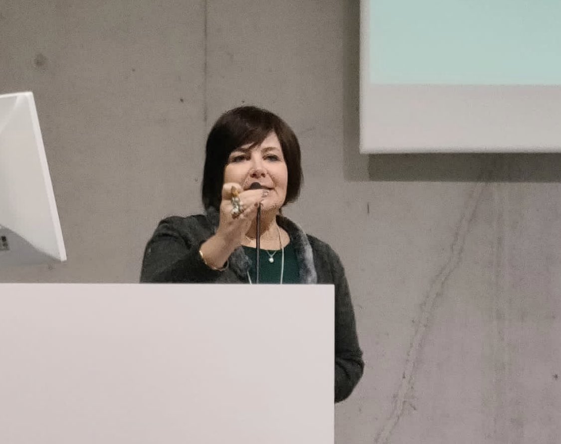 <a href="/danielaconti71/">Daniela Conti</a> al convegno di chiusura progetto #SPPF #Bruxelles: “Perchè lo sport? Perché siamo un'associazione sportiva, in 75 anni di vita e oltre 30 anni di esperienza in carcere, <a href="/UispNazionale/">Uisp Nazionale</a> ha le competenze per creare un ponte fra interno ed esterno attraverso lo sport”