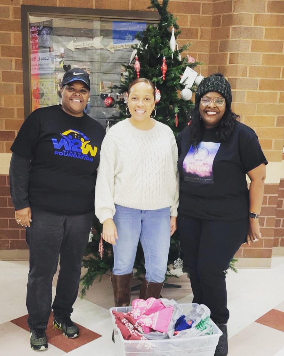 thewill2winfou1's tweet photo. To serve and be of service to others is what Ms. Hibbs does for the Cora Rice Community @ChelleHibbs #dare to believe again https://t.co/kTGqdWwvqt