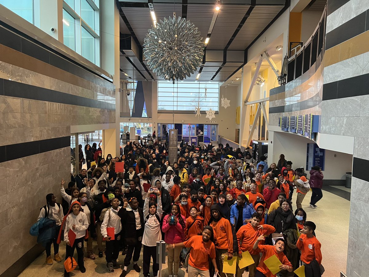 TheNewMS53's tweet photo. Our students had a blast spending the day learning at the Liberty Science Center!🚌🔭🧬 @LibertySciCtr https://t.co/kqJStG94KY