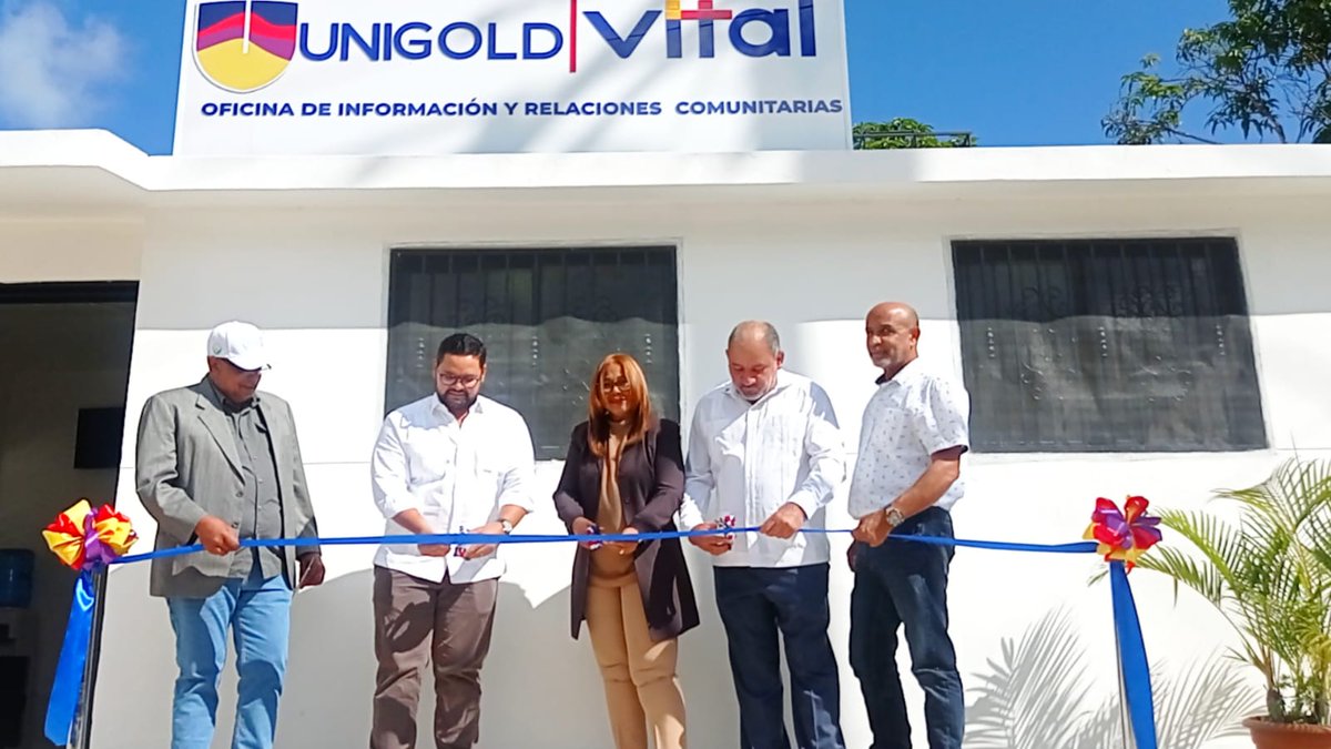 Ramon_Tapia's tweet photo. Inauguramos oficialmente la Oficina de Información y Relaciones Comunitarias @realunigold en Restauración, Dajabón. Acompañados de la Gobernadora Rosaura Peña, Alcalde Osclides Valerio, Regidor Manuel Romano y el enlace del @energiayminasrd, Angel Belliard https://t.co/MkmACACpk0