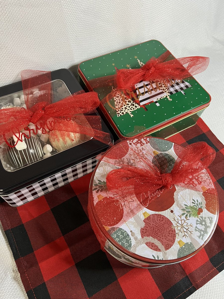 I have three cocoa bomb boxes available to pickup today, they would be great as a grad gift or a holiday party this weekend☕️ message me to purchase