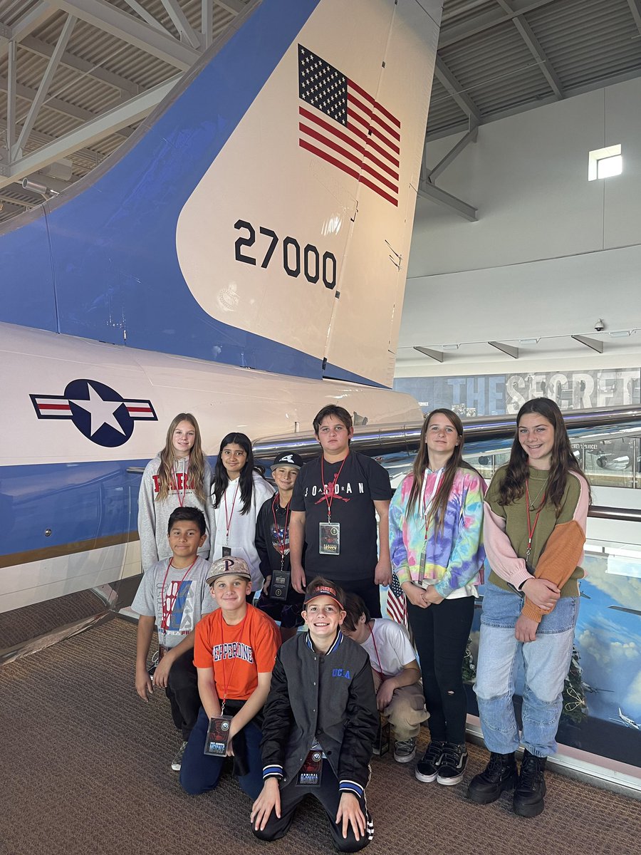 BanyanFifth's tweet photo. Had a fantastic time at the Ronald Reagan Library today! 🇺🇸❤️ #banyanbobcats #5thgrade #fieldtrip https://t.co/cVXFTcqwZn
