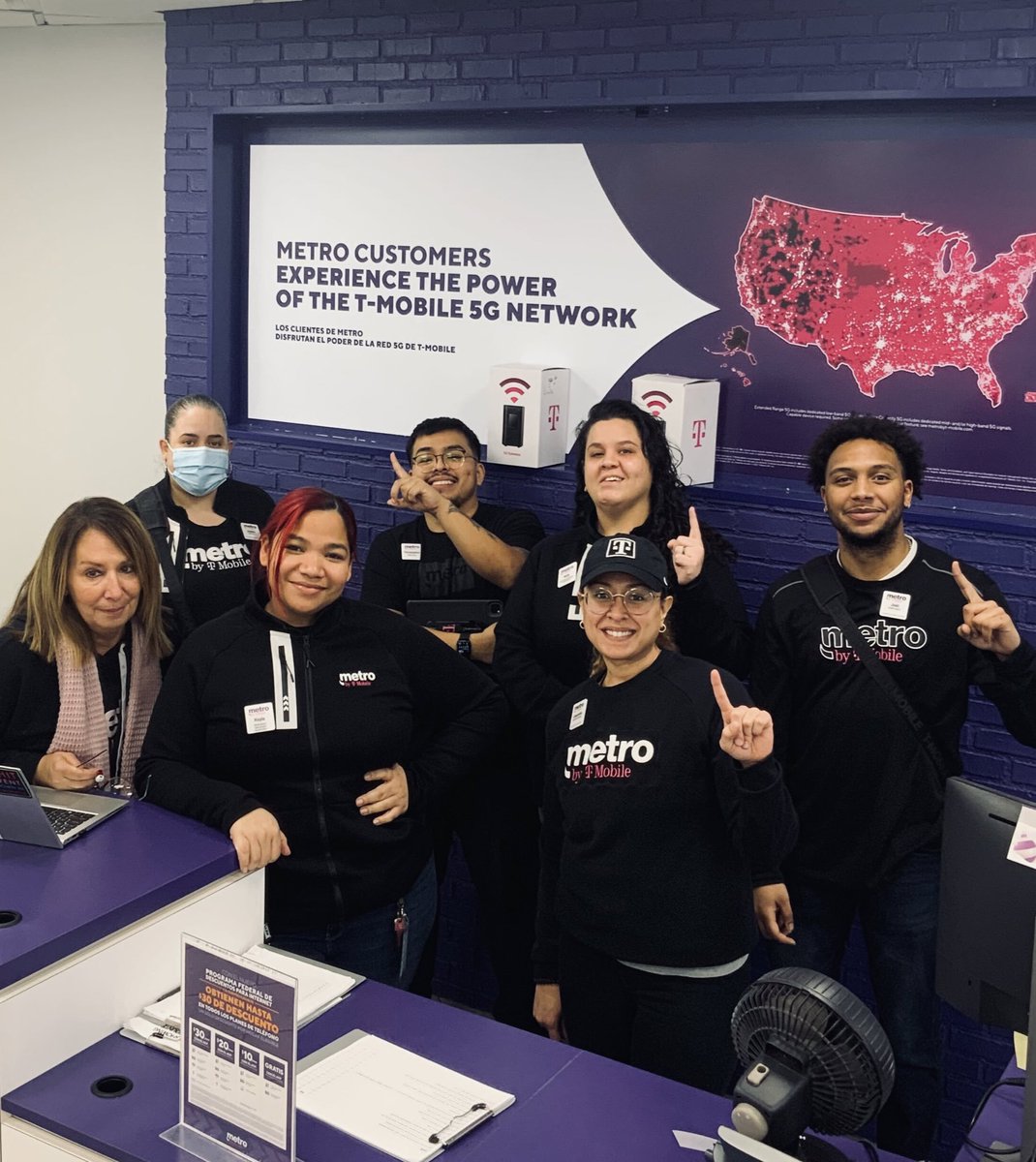 LissyDelReesy's tweet image. A great visit from @SJuehrs in the books! Thank you for stopping by… I’m excited for what’s to come for COR New York!!! #MetroByTmobile  #WestNewYork