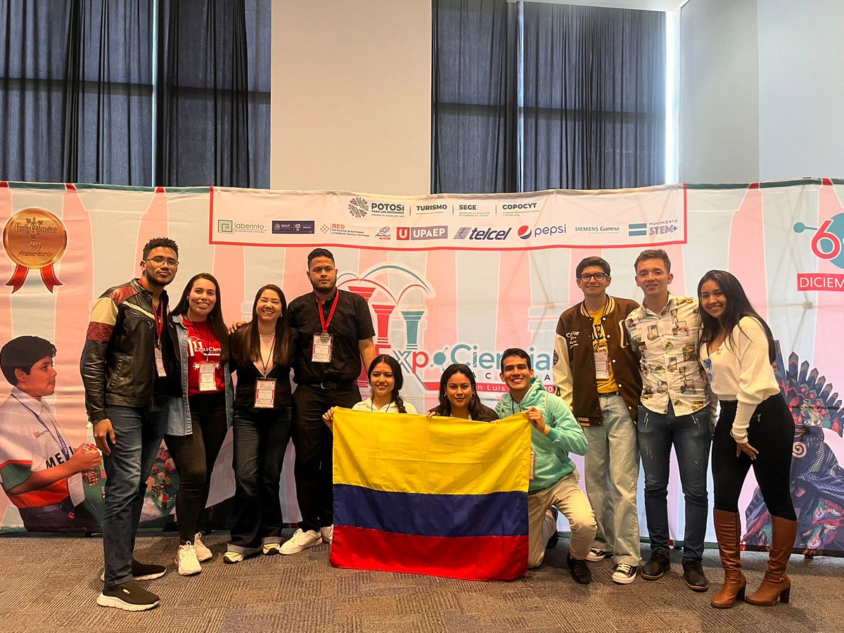 simora2010's tweet photo. Felicitaciones investigadora #SENNOVA Leidy Machado y aprendiz Kevin Trujillo por participación en evento científico #ExpoCiencias Nacional 2022, San Luis de Potosí, Mexico proyecto "Incidencia de  prácticas de poscosecha en calidad de cacao en Centro de Formación Agroindustrial" https://t.co/1Im1Pdt4Ri