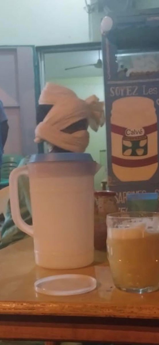 yaydemi1's tweet photo. Un wordougou veut boire du BERDJI et il dis qu’il ne va pas enlever son masque turban. À l’heure ci, le restaurant est tjrs ouvert et le propriétaire ne sait pas quoi faire. https://t.co/lD29HfiDya