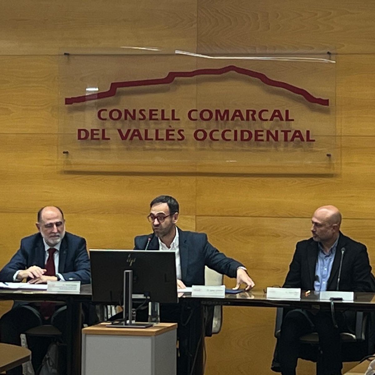 mmsetien's tweet photo. 🗓️Avui @PIMEC #vallesoccidental a Jornada COMUNITAT VALLÈS PAE
XARXA DELS POLÍGONS D’ACTIVITAT ECONÒMICA VALLÈS OC.
“Cap a la reindustrialització i transició energètica “
👉🏻Ens hem adherit al manifest 
amb  ➕24 Asso. i Juntes conservació.
#cooperació  
#industria #pae #poligons https://t.co/aqmMzaqKSt