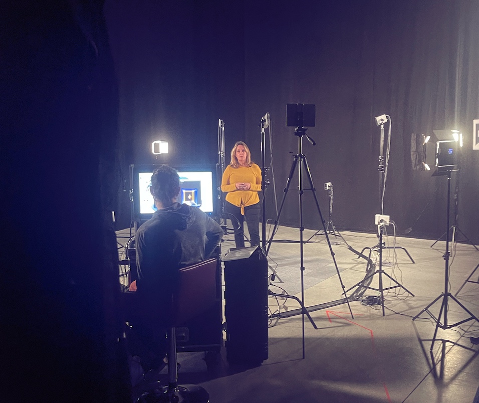 HomeVisionAR's tweet image. As you may have heard through the grapevine 🍇 we can turn YOU into a virtual avatar using our scanning technology. 

What better way to market your business than for your customers to hear a message or demonstration directly from you through augmented reality?

#homevisionar