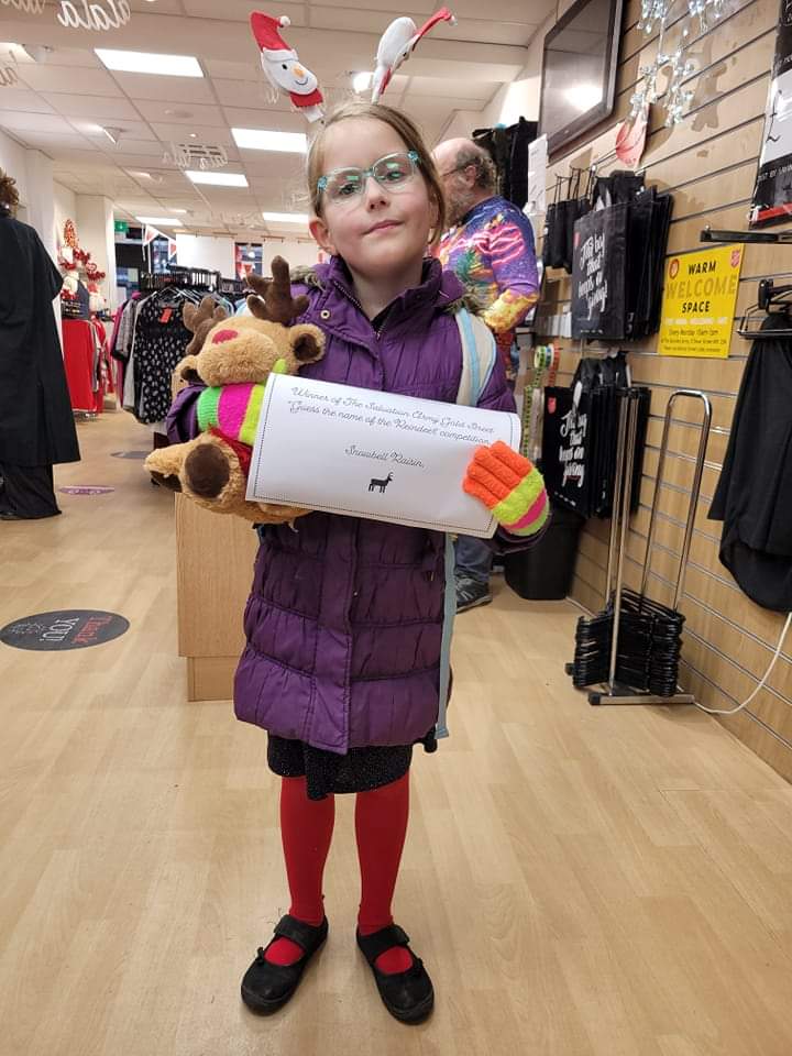 Congratulations to the lovely Sabrina who won our 'Guess the name of the Reindeer' competition. We hope Snowbell Raisin has the best time at her new home with you. 🎄💕