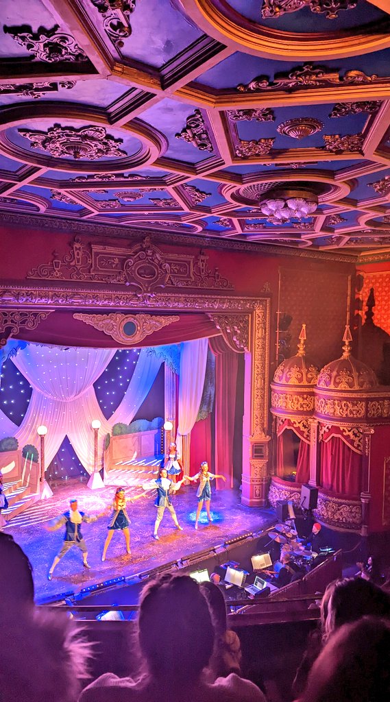 theculinarycelt's tweet image. Christmas tradition. #pantotime #purecork