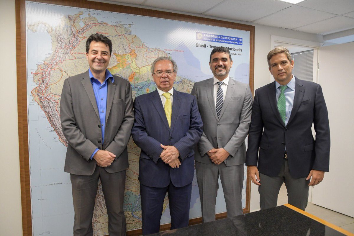 ASachsida's tweet photo. Com o ministro Paulo Guedes, o presidente do Banco Central, Roberto Campos Neto, presidente do IPEA, Erik Figueiredo. Agradeço ao IPEA pelo gentil convite. Estamos legando ao povo um país melhor do que recebemos e no caminho da prosperidade. Basta manter nossa política econômica. https://t.co/Twf5PXcTPC