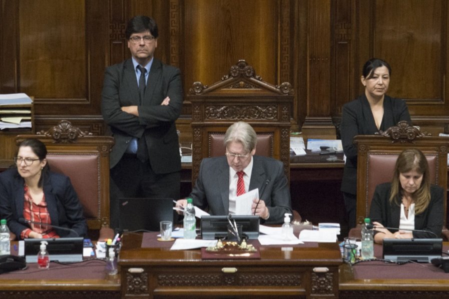 DiputadosUY's tweet photo. Se aprobó el proyecto de ley que regula los activos virtuales 
✍️🗞 https://t.co/YQ33Z6ai95 https://t.co/MQFqsI6Lmf