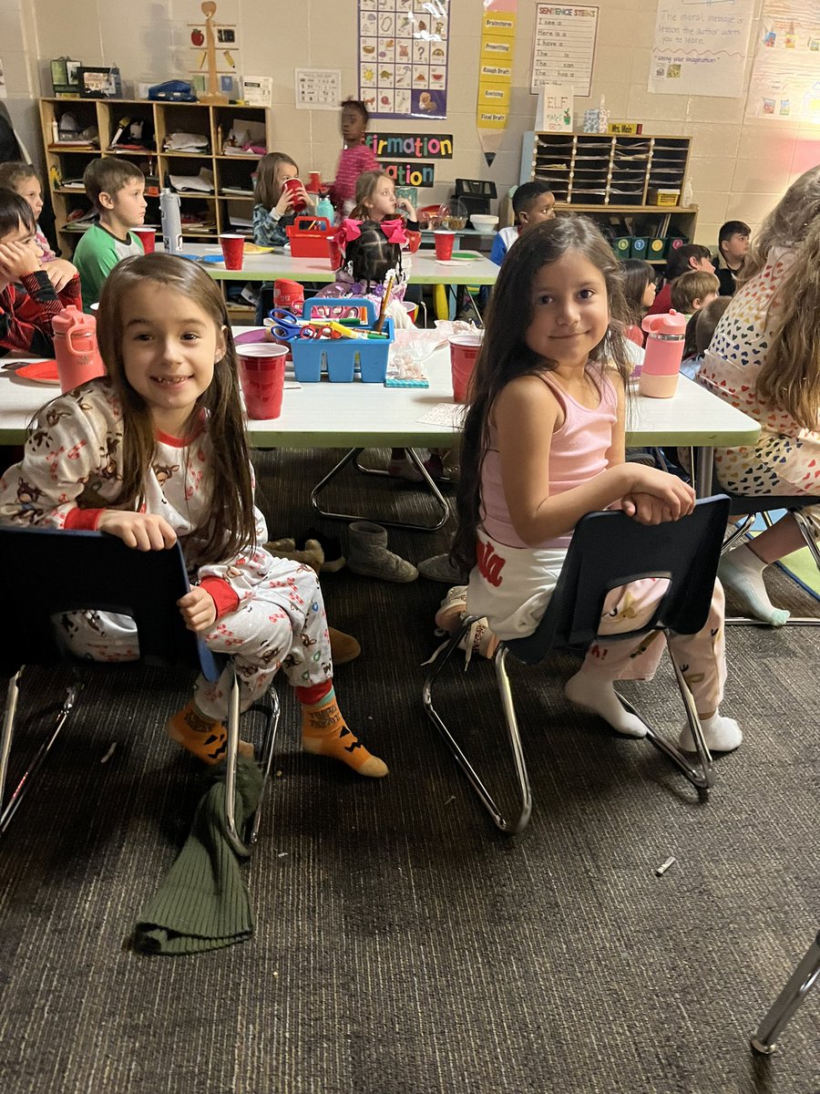 Polar Express day! 🚂 🔔 🎅🏽 <a href="/HumbleISD_EGE/">Elm Grove Elementary</a>
