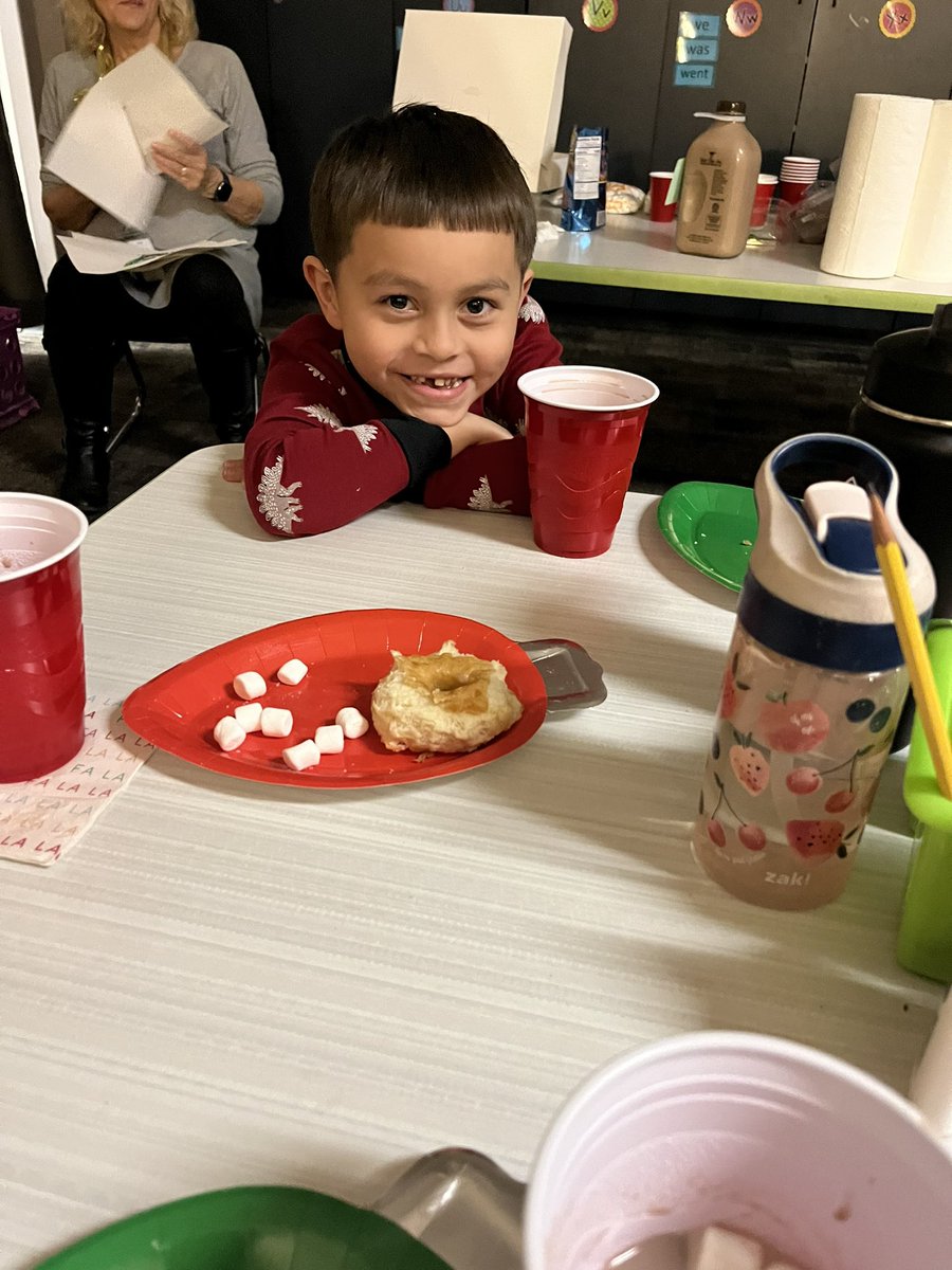 erin_ege's tweet photo. Polar Express day! 🚂 🔔 🎅🏽 @HumbleISD_EGE https://t.co/1HGxe0karo