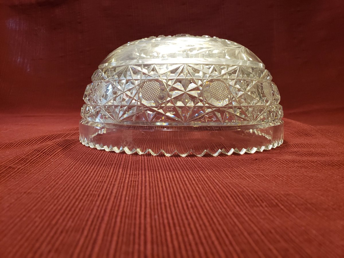 atticesoterica's tweet photo. Vintage Unsigned Clear Cut Crystal Glass Bowl With Floral Pattern And Saw Tooth Edge https://t.co/ErS40rB5Gn #Vintage #BestOffer #AtticEsoterica #Curios #Antiques #Etsy #Collectibles #LargeBowl https://t.co/LIqatksLRE