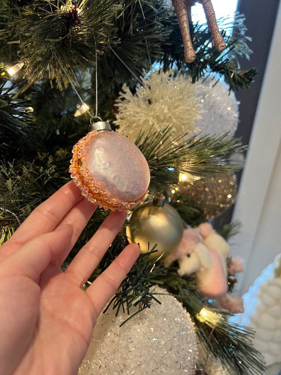 Hannawa86715512's tweet photo. Putting up a Christmas tree officially commences the Christmas celebrations
#buildchristmastree #christmastree #blinktree https://t.co/b9zPhm5Mz4