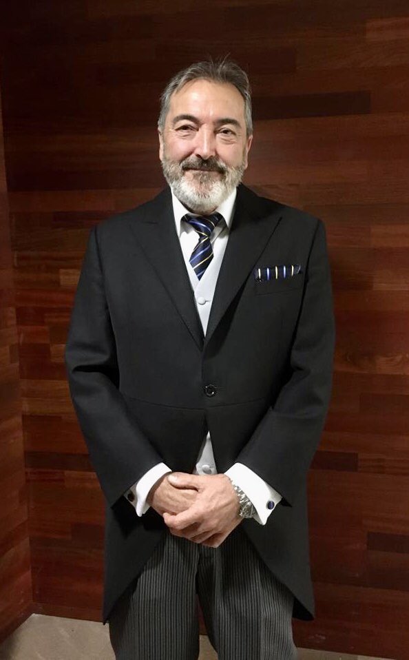 RAMCV1831's tweet photo. Damos la bienvenida al Dr. D. Salvador Martínez Pérez,  Catedrático de Anatomía y Embriología Humana de la @UniversidadMH, como Académico de Número de la @RAMCV1831, que ha leído su discurso preceptivo: “Susurros y caricias celulares en el desarrollo y cáncer cerebral”. https://t.co/tvRKcdFChw