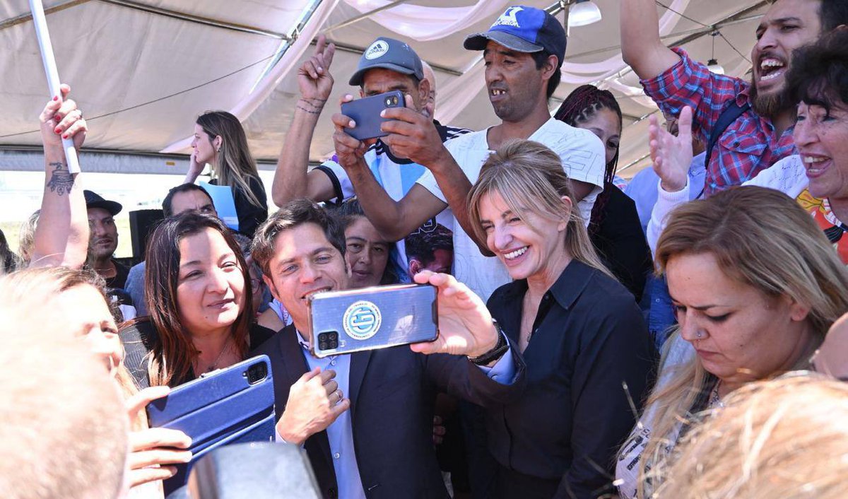 marisafassi's tweet photo. Acompañé al @kicillofok, @gkatopodis, @gkatopodis y @joscastro_ok en el inicio de la obra del tercer tramo en la Autopista Cañuelas - Azul de la RN 3, que irá desde San Miguel del Monte hasta el acceso a Gorchs. https://t.co/QKEwTl4TvF