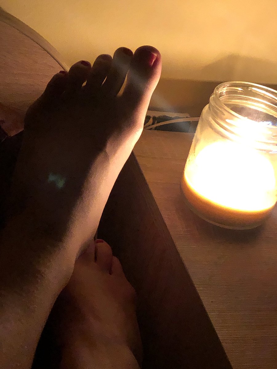 Babegirlpics's tweet photo. Mood 😌#feet #feetandtoes #feetfinder https://t.co/xUdTvhxWQI