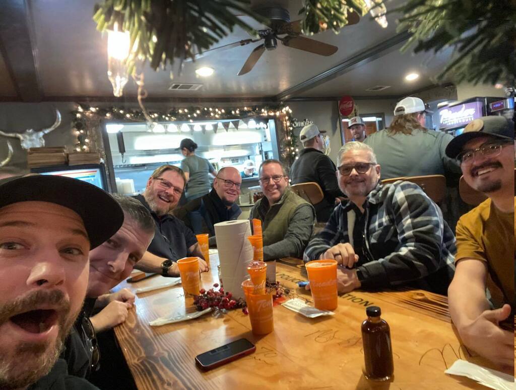 teddyballgamebb's tweet photo. Day 19: Media Lead Team at Tender! El Jefe! #bangingthroughtheholidays https://t.co/EV1kLFPKnI