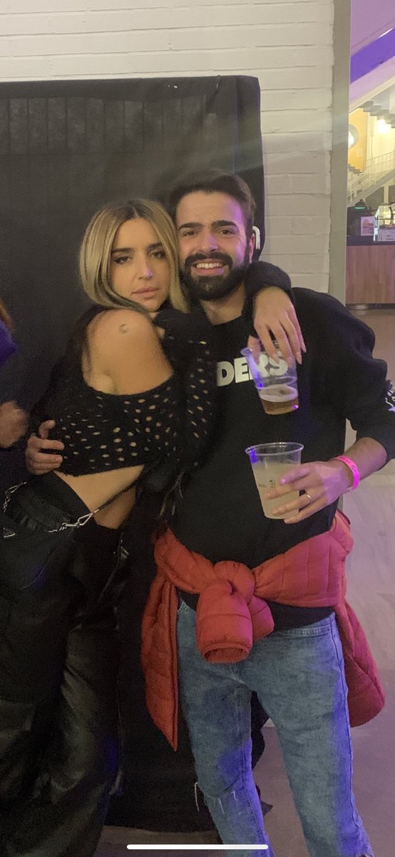 andreabg97's tweet photo. pov: vas a ver a dellafuente y lola índigo se hace amiga de tu novio https://t.co/GyYyIveP2Q