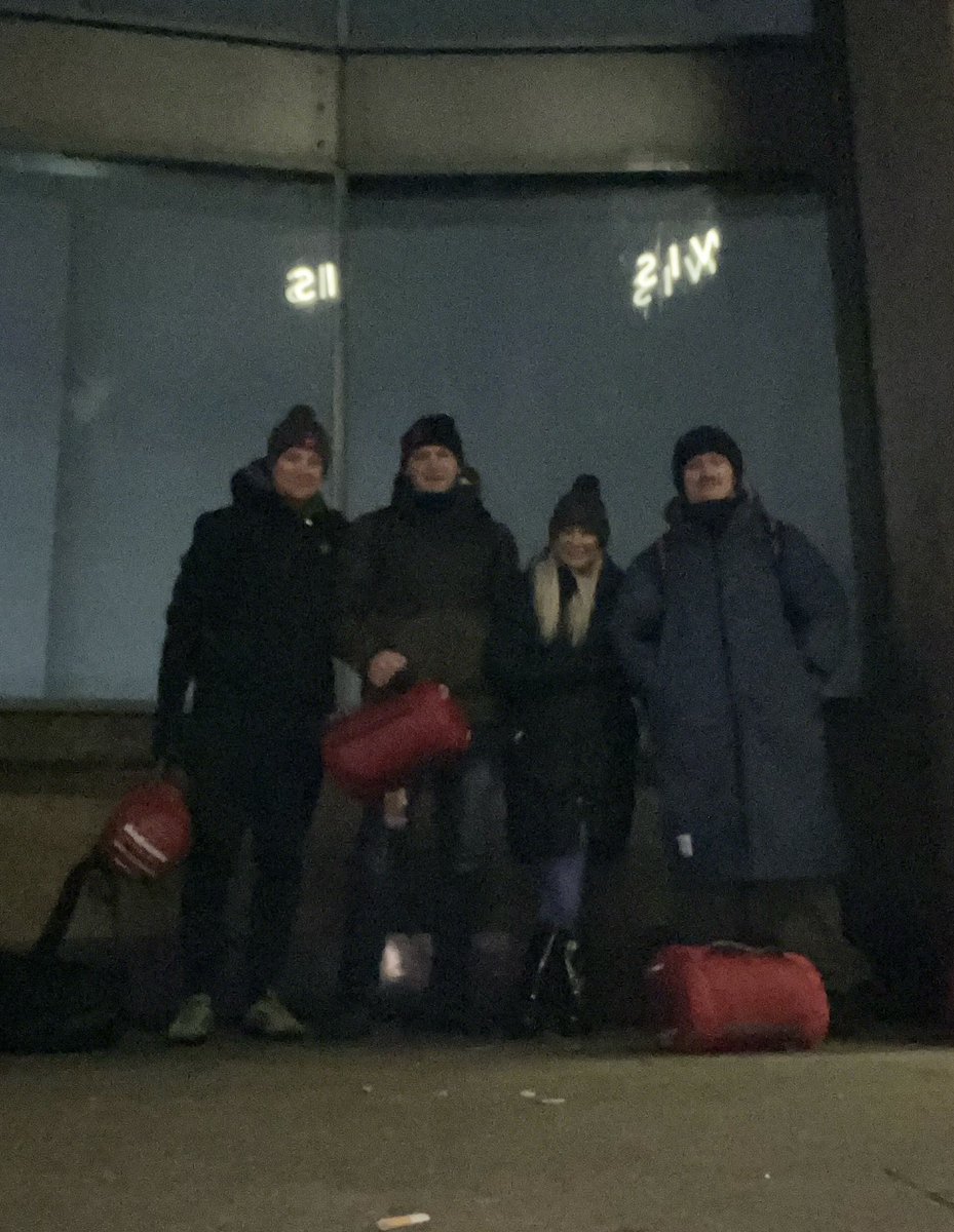 MAVscotland's tweet photo. On a very cold winters night some of our @NavigatorsScot are spending the night out on the streets of Glasgow for our #wintersleepout to raise awareness of homelessness and to raise funds for our running on empty crisis fund. Please give what you can
https://t.co/fCX8ky5e1Z https://t.co/2urveEGMfB