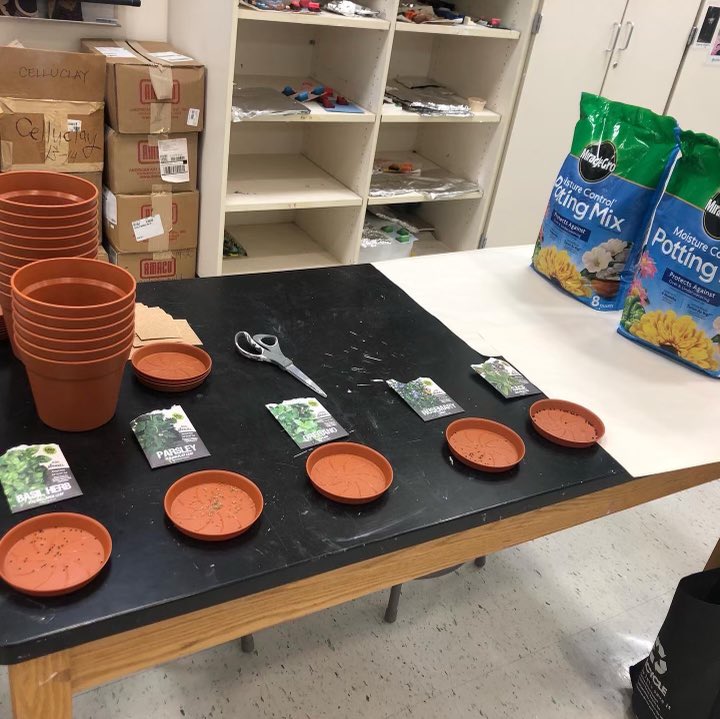 FromkinRHS's tweet photo. The Environmental Club teamed up with the Art Club to hold a “Paint a Pot and Plant Something” event! 🪴🎨 @RamseyHSNJ @RSDSciTechEd https://t.co/DtijGIPgov