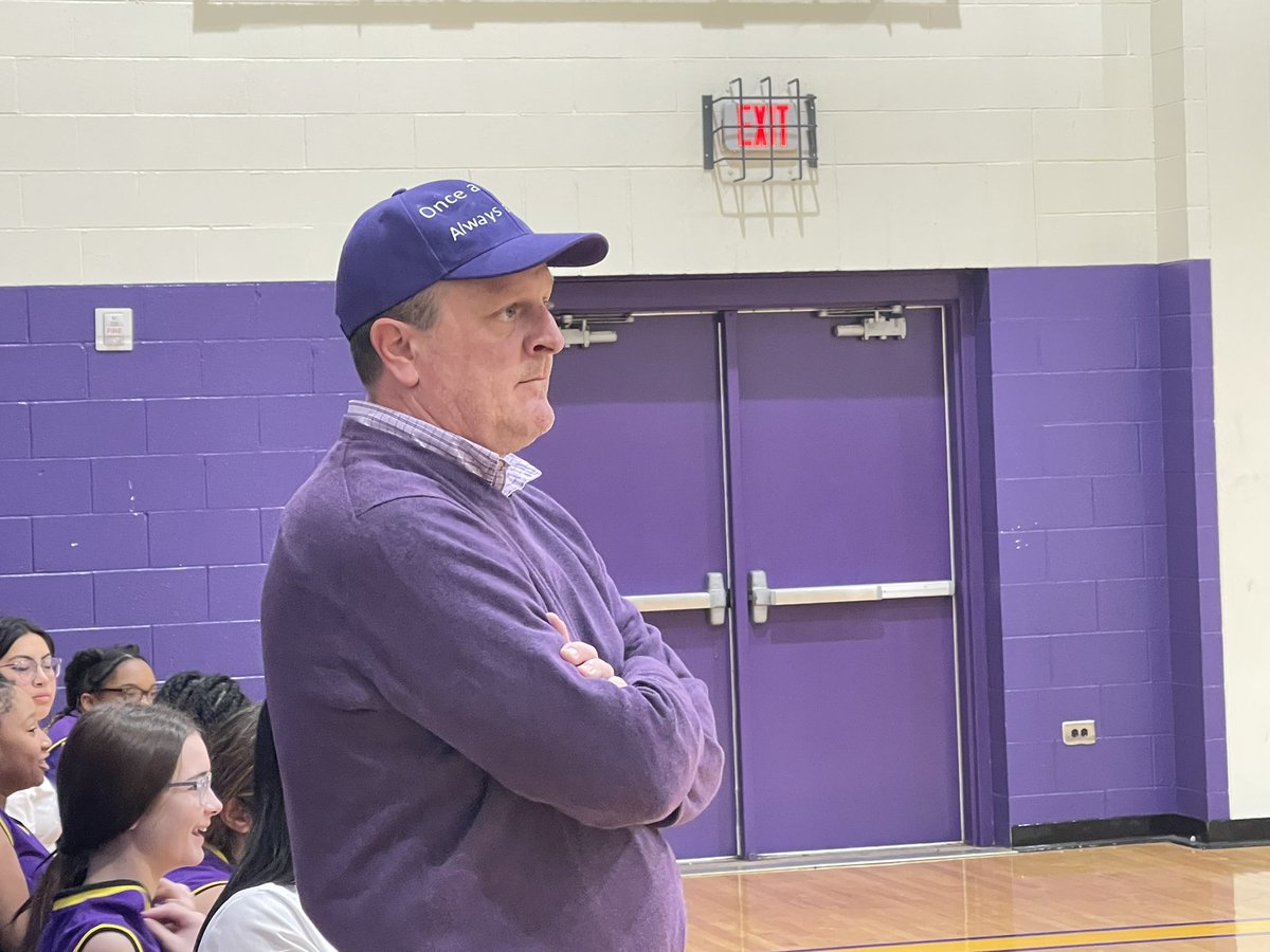 ChathamMiddle's tweet photo. With 4 minutes left in the game, Mr. Morgan stepped in for Coach Turner and finished leading our girls to another victory!!! π
#cantstopwontstop #onechatham #cmsrams https://t.co/RUrZr3vswQ
