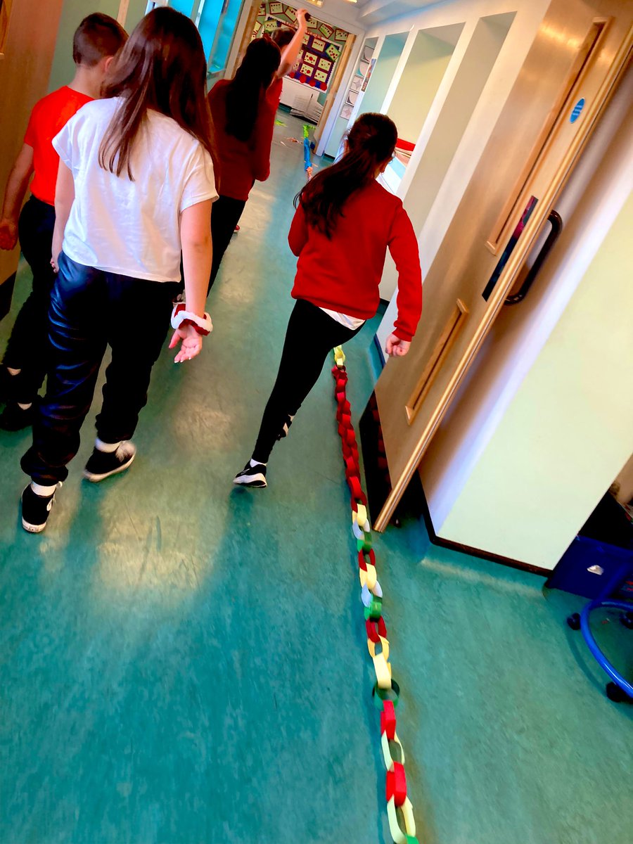 GisbeyMrs's tweet photo. So, weβre trying to get into βThe Guinness Book of Recordsβπ #longestpaperchain ππΌπ @MissSJGorman β¦ teamwork! π https://t.co/hz1sGYNHQe