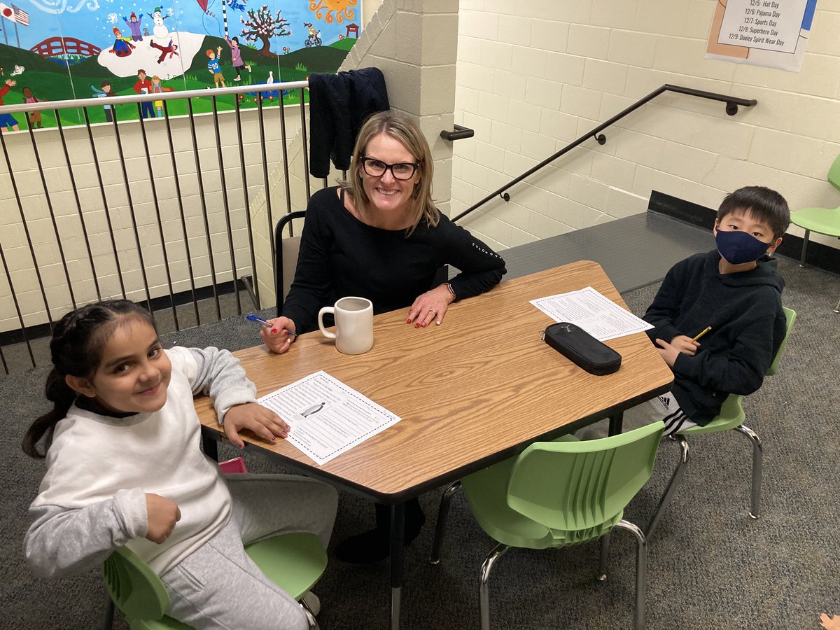 DooleySchool54's tweet photo. Pop-in Post! Today, we are popping into Mrs. Rodriguezβs group. These Dragons are reading and learning and working hard! ππΌππΌππΌ @MrsRDooley
#PopInPost #WeAre54 #DooleyFamily https://t.co/VSq8MElz3W