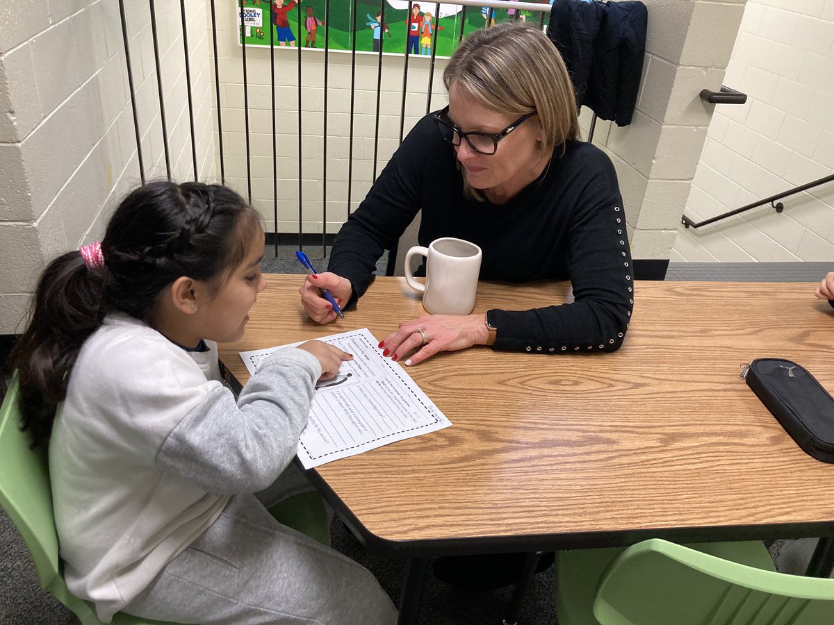 DooleySchool54's tweet photo. Pop-in Post! Today, we are popping into Mrs. Rodriguezβs group. These Dragons are reading and learning and working hard! ππΌππΌππΌ @MrsRDooley
#PopInPost #WeAre54 #DooleyFamily https://t.co/VSq8MElz3W