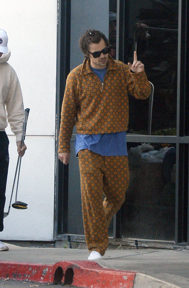 Harry Styles, Olivia Wilde updates🍋🍋 tweet media