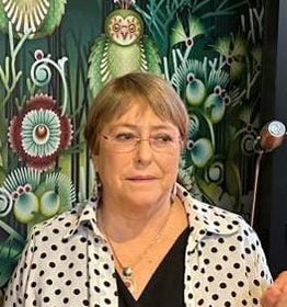 Cuando vai a un carrete y todos son fachos.