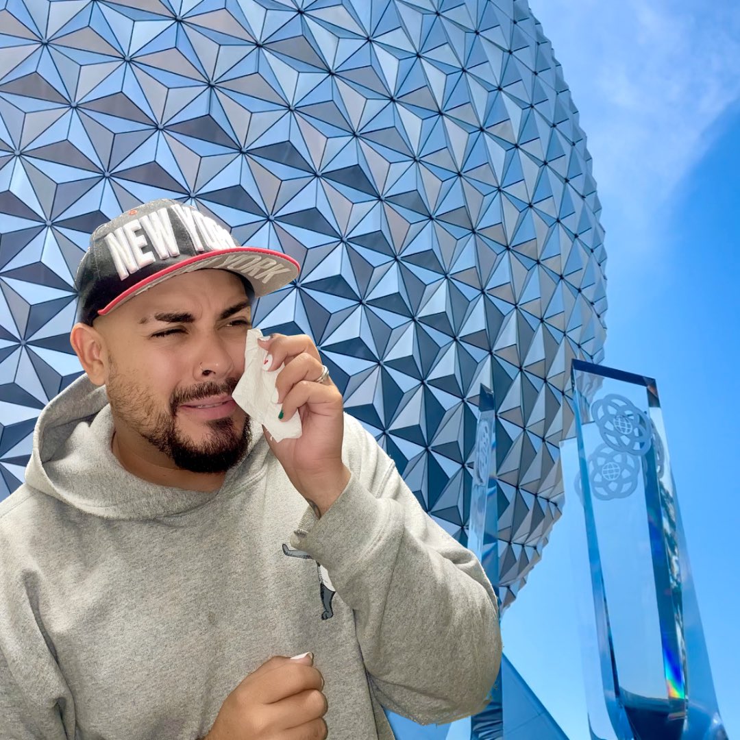 WDW_Kevin's tweet photo. My Last EPCOT Trip 😭

Video: https://t.co/h3ngsn65Qd

#EPCOT #DisneyWorld #YouTube #WDW #EpcotFood https://t.co/smtioLWHmE