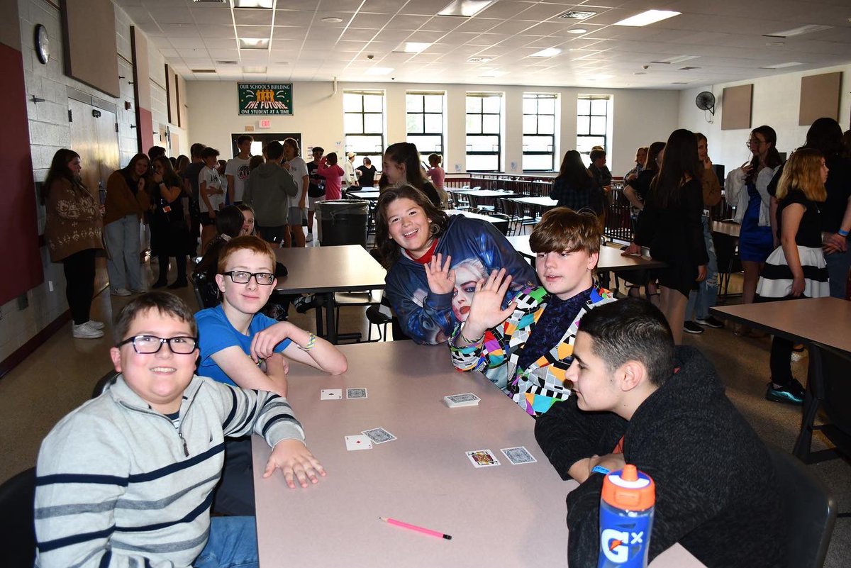 Thinking about last Friday on this chilly, rainy, Thursday!  #eymsstuco #eyms #leadingtotheedges #GD2BAK #eymswinterdance   #eymswinterdodgeballtournament