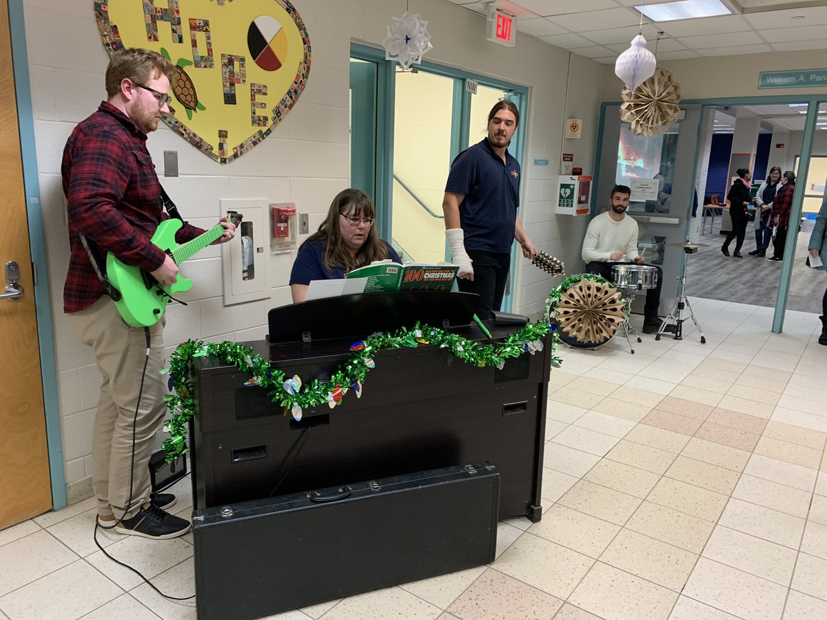 Arts Night is happening NOW from 5:30-7! Come join us for a display of beautiful artwork, performances by students, wonderful music by our talented teachers and you might even see an elf! <a href="/DDSBSchools/">Durham District School Board (DDSB)</a>
