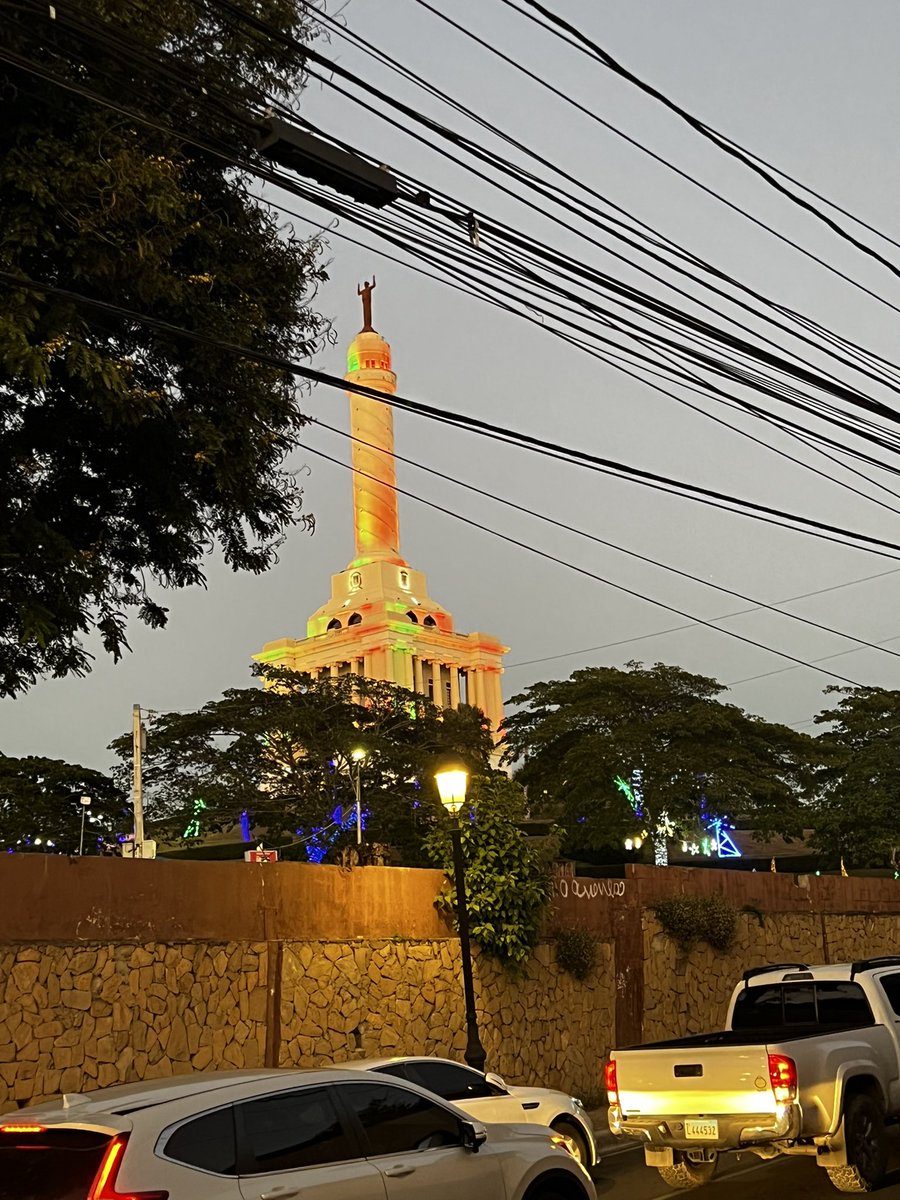 Neurin's tweet image. Santiago es Santiago lo demás es tapones!