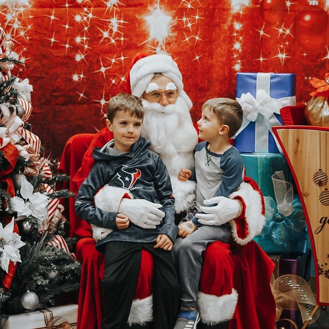 Come take free pictures w/ Santa! This is a FREE EVENT FOR ALL KATY FAMILIES! Enjoy this annual community event, Christmas play &amp; party with your family! Fri. Dec. 16, from 6-8 pm.

We will have a train ride, a Christmas light show, a cookie walk, and more! #katytx #katytexas