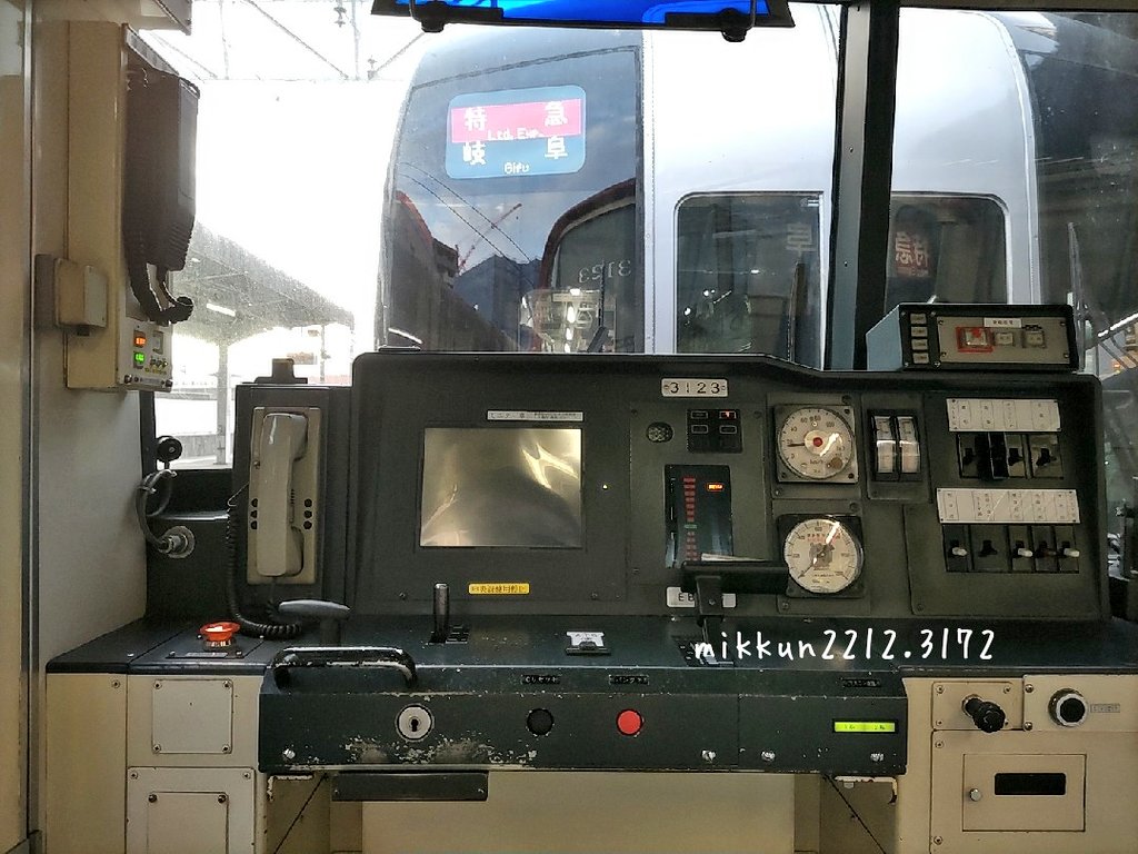 mikkun2212's tweet photo. 7時13分発特急岐阜3123f+2211f。
朝からの乗車電神だわww
#3123f #2211f #特急岐阜 #3次車 https://t.co/5chNN7sOTW