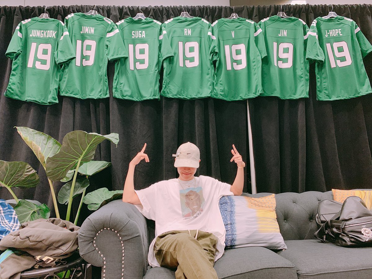 New York Jets (@nyjets) on Twitter photo Retweet if you think <a href="/BTS_twt/">방탄소년단</a> makes great music.
#BTSARMY | #ProBowlVote
<a href="/QuinnenWilliams/">Quinnen Williams</a>
<a href="/iamSauceGardner/">SAUCE GARDNER</a>
<a href="/jhardee_19/">Justin Hardee Sr.</a>
<a href="/D7_Reed/">DJ Reed</a>
<a href="/THenny43/">Thomas Hennessy</a>
<a href="/TreyDeuce32RTR/">CJ Mosley</a>
<a href="/GarrettWilson_V/">Garrett Wilson</a>
<a href="/J_FranklinMyers/">John Franklin-Myers</a>
<a href="/mcarter2nd/">Michael Carter II</a>
<a href="/kwon/">Kwon Alexander</a>
<a href="/quincywilliams_/">Quincy Williams</a>
<a href="/HNYNUT_BERRIOS/">Braxton Berrios</a>
<a href="/jwhite_333/">jordan whitehead</a>
<a href="/laken77/">Laken Tomlinson</a>
<a href="/McGovenator60/">Connor McGovern</a> Retweet if you think <a href="/BTS_twt/">방탄소년단</a> makes great music.
#BTSARMY | #ProBowlVote
<a href="/QuinnenWilliams/">Quinnen Williams</a>
<a href="/iamSauceGardner/">SAUCE GARDNER</a>
<a href="/jhardee_19/">Justin Hardee Sr.</a>
<a href="/D7_Reed/">DJ Reed</a>
<a href="/THenny43/">Thomas Hennessy</a>
<a href="/TreyDeuce32RTR/">CJ Mosley</a>
<a href="/GarrettWilson_V/">Garrett Wilson</a>
<a href="/J_FranklinMyers/">John Franklin-Myers</a>
<a href="/mcarter2nd/">Michael Carter II</a>
<a href="/kwon/">Kwon Alexander</a>
<a href="/quincywilliams_/">Quincy Williams</a>
<a href="/HNYNUT_BERRIOS/">Braxton Berrios</a>
<a href="/jwhite_333/">jordan whitehead</a>
<a href="/laken77/">Laken Tomlinson</a>
<a href="/McGovenator60/">Connor McGovern</a>